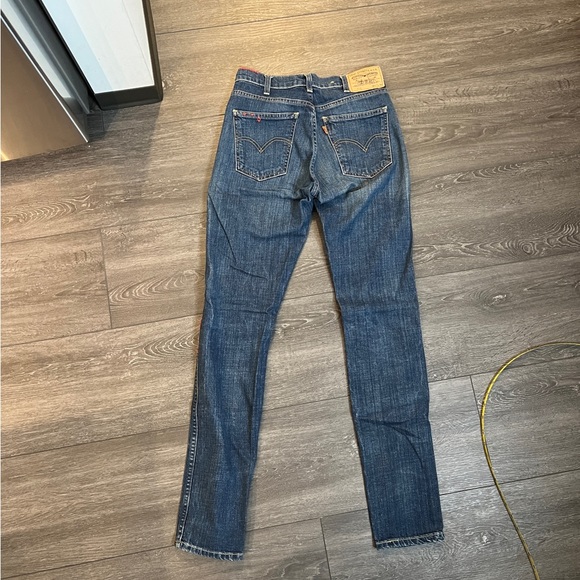 SOLD - LEVI'S VINTAGE CLOTHING - 1966 606 JEANS - 27 - Medium wash, red stitch - Picture 3 of 16